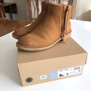 UGG Women’s Rea leather zip up boots